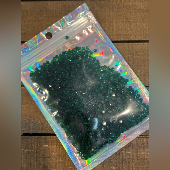 Green Rhinestones in Holographic Bag - Picture 1 of 2